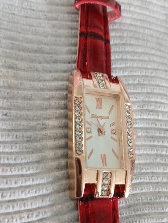 Red Crystal Accent Women\'s Leather Strap Watch main image 4